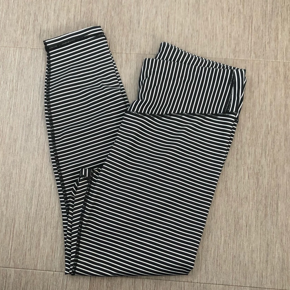 GapFit striped ankle-length leggings